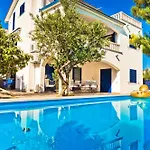 赫多尼克豪华别墅公寓 *