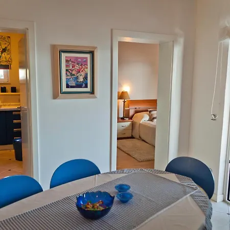 Delux Hedonica Apartament *